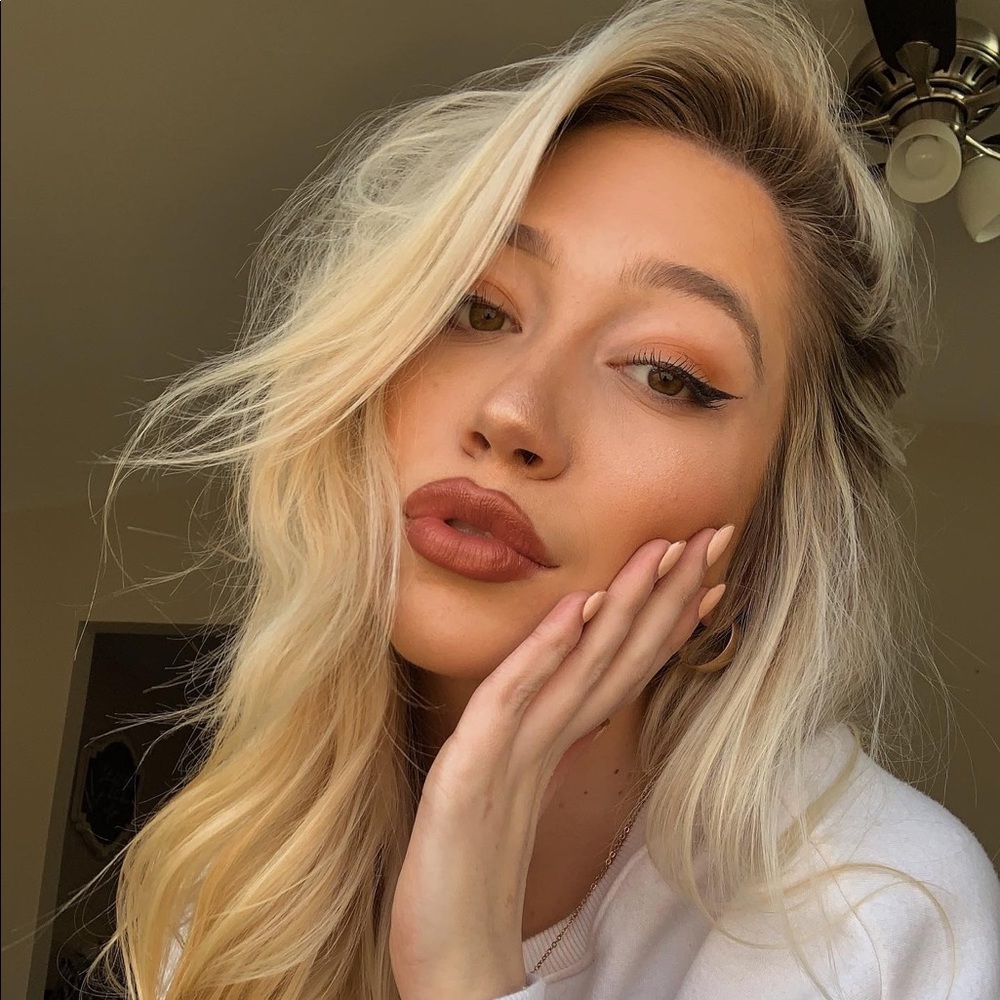 Meet your Posher, Mikayla